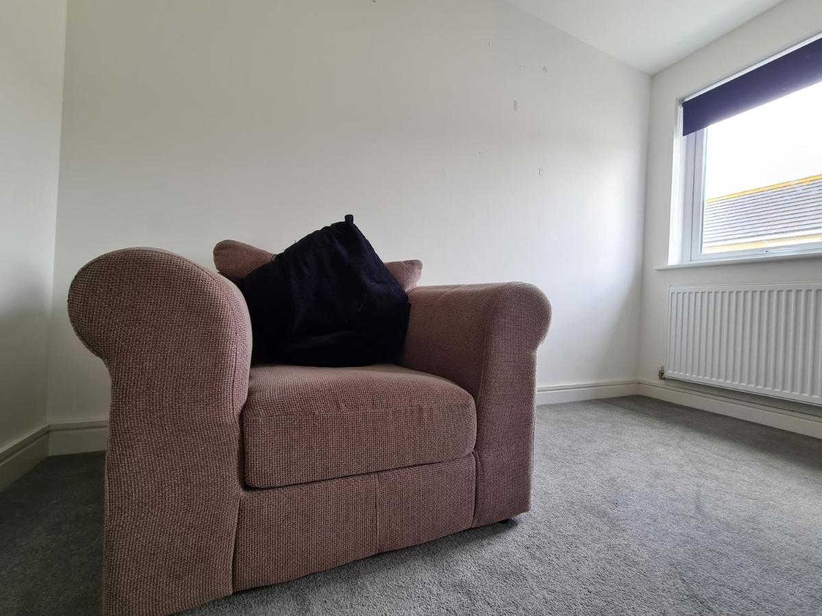 Superking Bedroom Close To The A30 كامبورن المظهر الخارجي الصورة