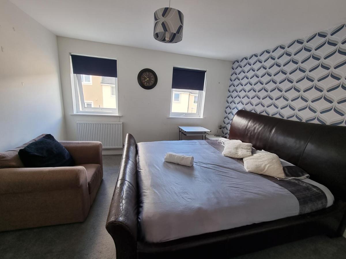 Superking Bedroom Close To The A30 كامبورن المظهر الخارجي الصورة