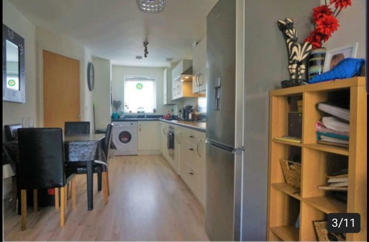 Superking Bedroom Close To The A30 كامبورن المظهر الخارجي الصورة